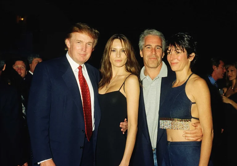 « Pensez-vous être le diable en personne ? » a-t-on demandé à Jeffrey Epstein lors d'une interview. « Non, j'ai un bon miroir », a-t-il répondu. Crédit : Davidoff Studios
